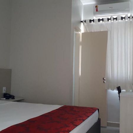Center Patos Hotel 帕图斯迪米纳斯 外观 照片