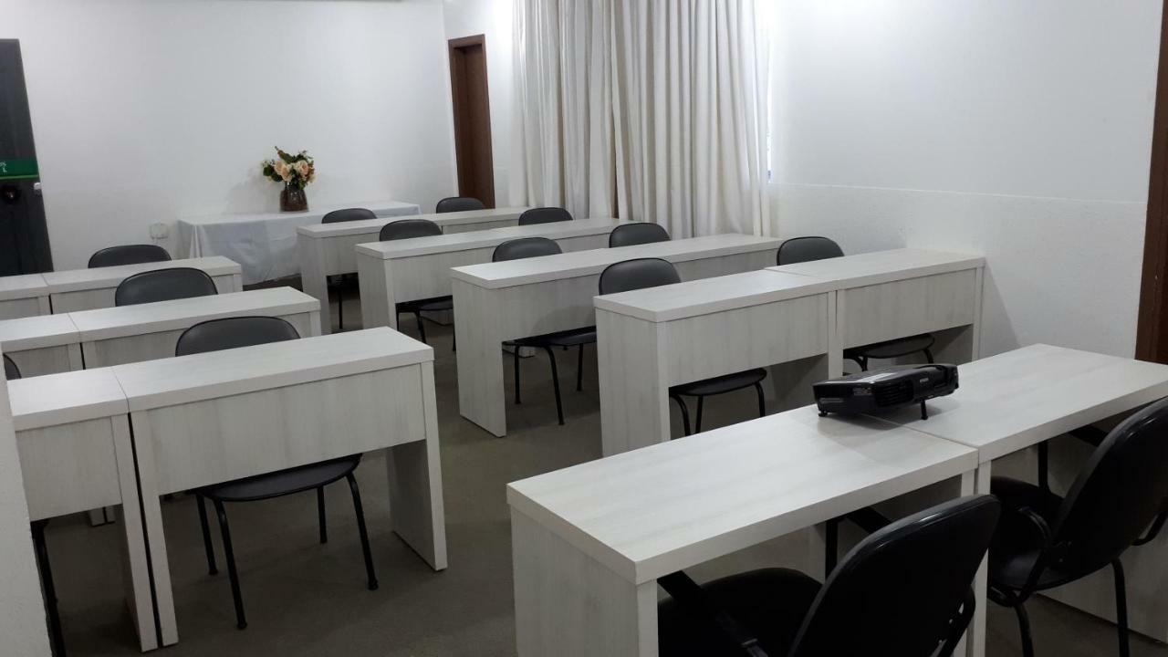 Center Patos Hotel 帕图斯迪米纳斯 外观 照片